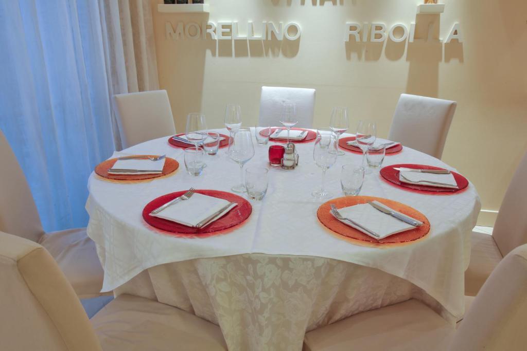 Hotel Touring Fiorano Modenese Kültér fotó